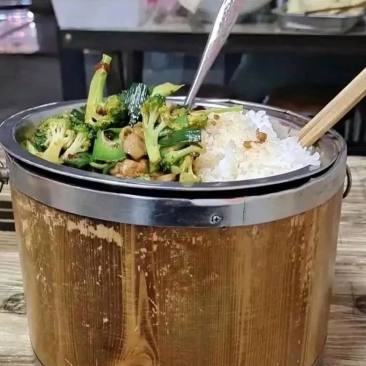 今天自己蒸的这盆饭,怎么就这么香呢?