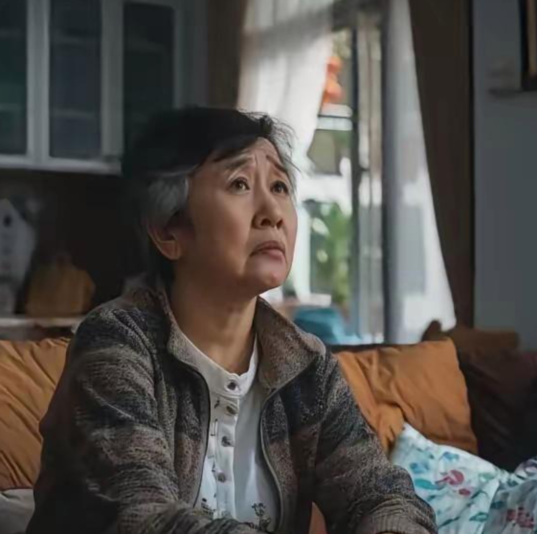 儿子回家看到后,对我大吼,让我离开,我满心委屈