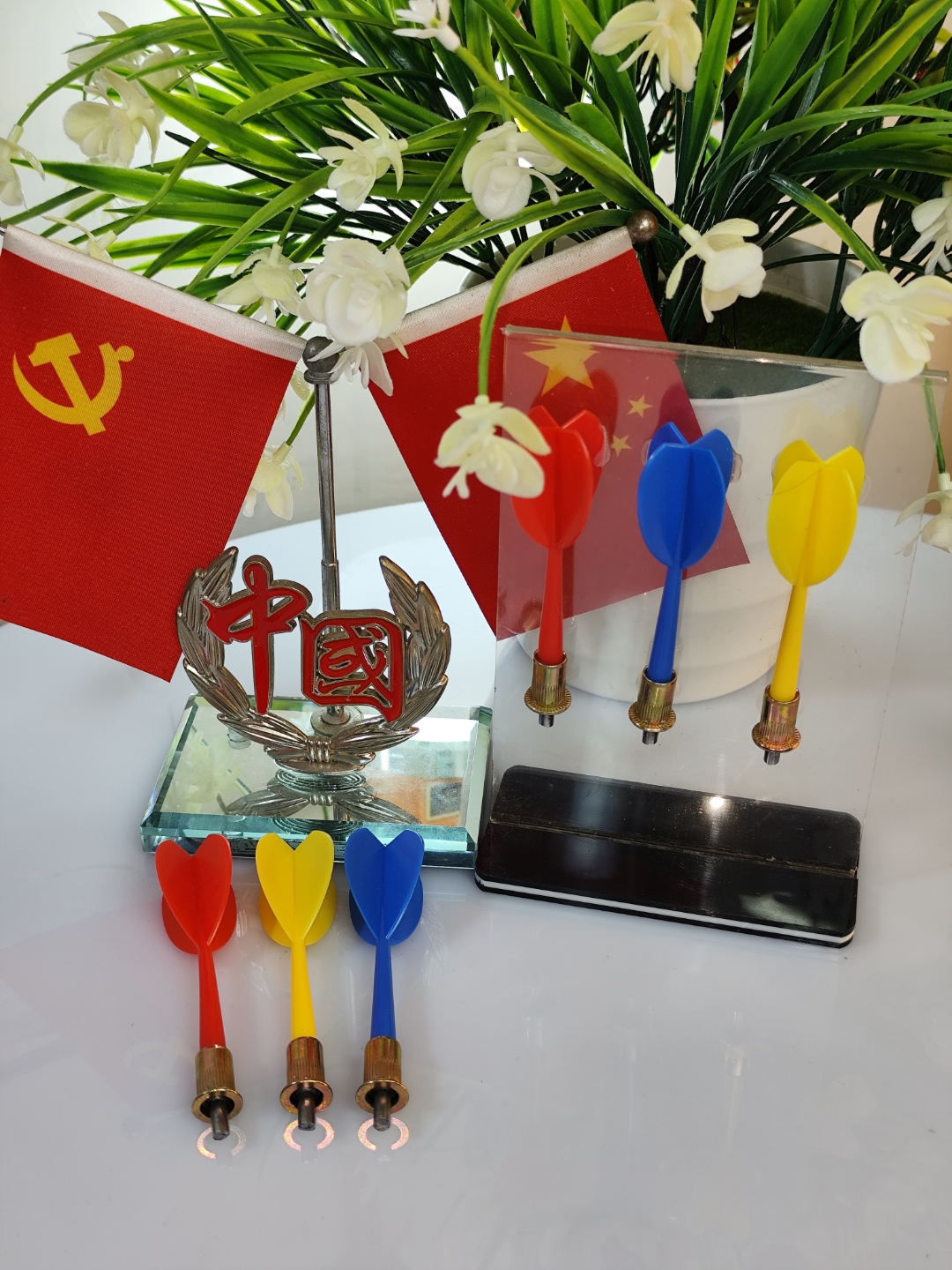 童年故事之飞镖砸响炮玩具