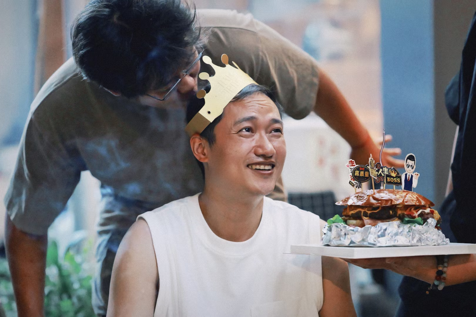 千言万语难言尽,唯愿君安度华年. 岁月悠悠情不老,时光荏苒爱长延