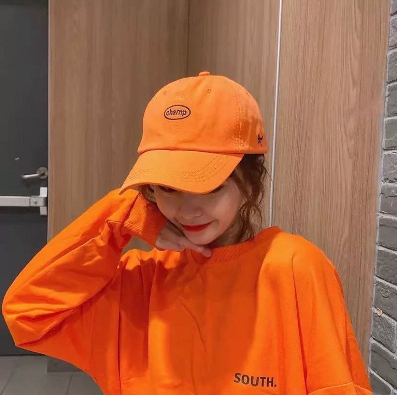 橙色系的女生头像鸭～～真人的