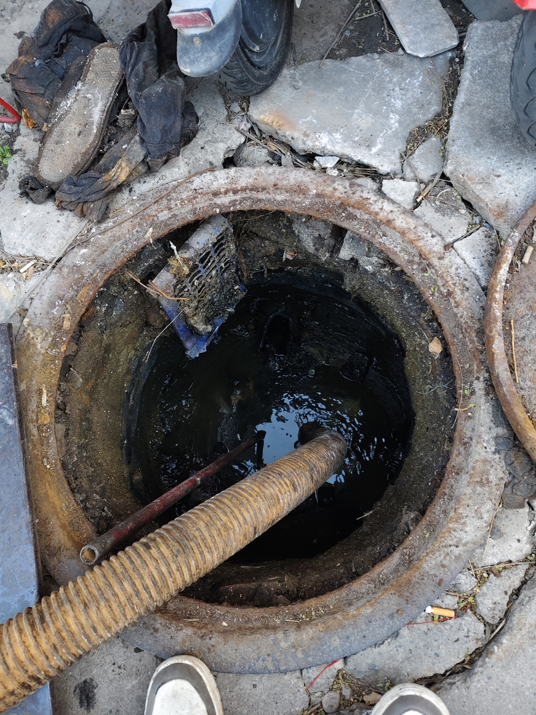 化粪池清掏隔油池吸粪车抽沉淀池污水井清掏集水井清掏下水井公司150