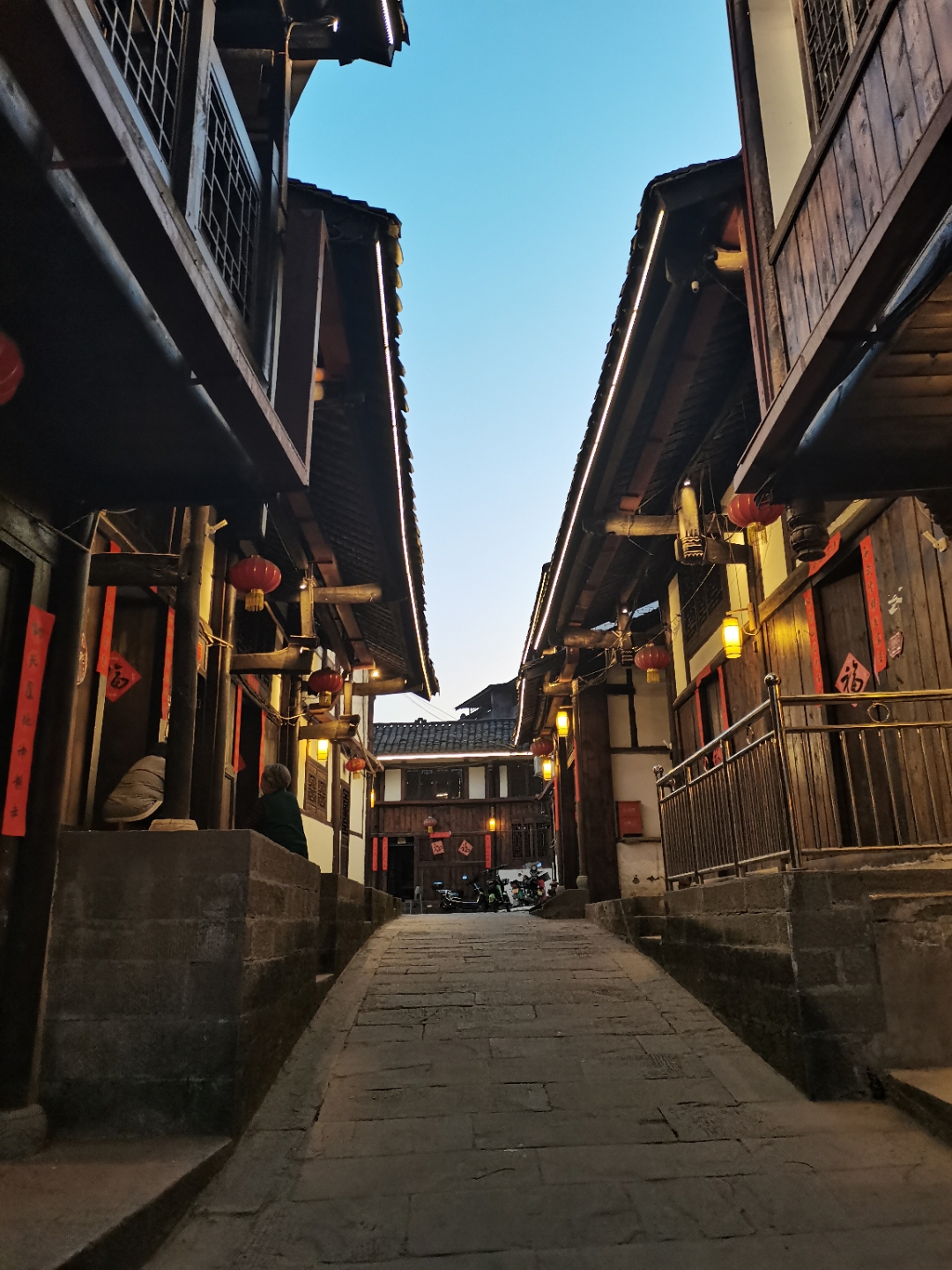 达州石桥古镇:夕阳下的千年古街夜景