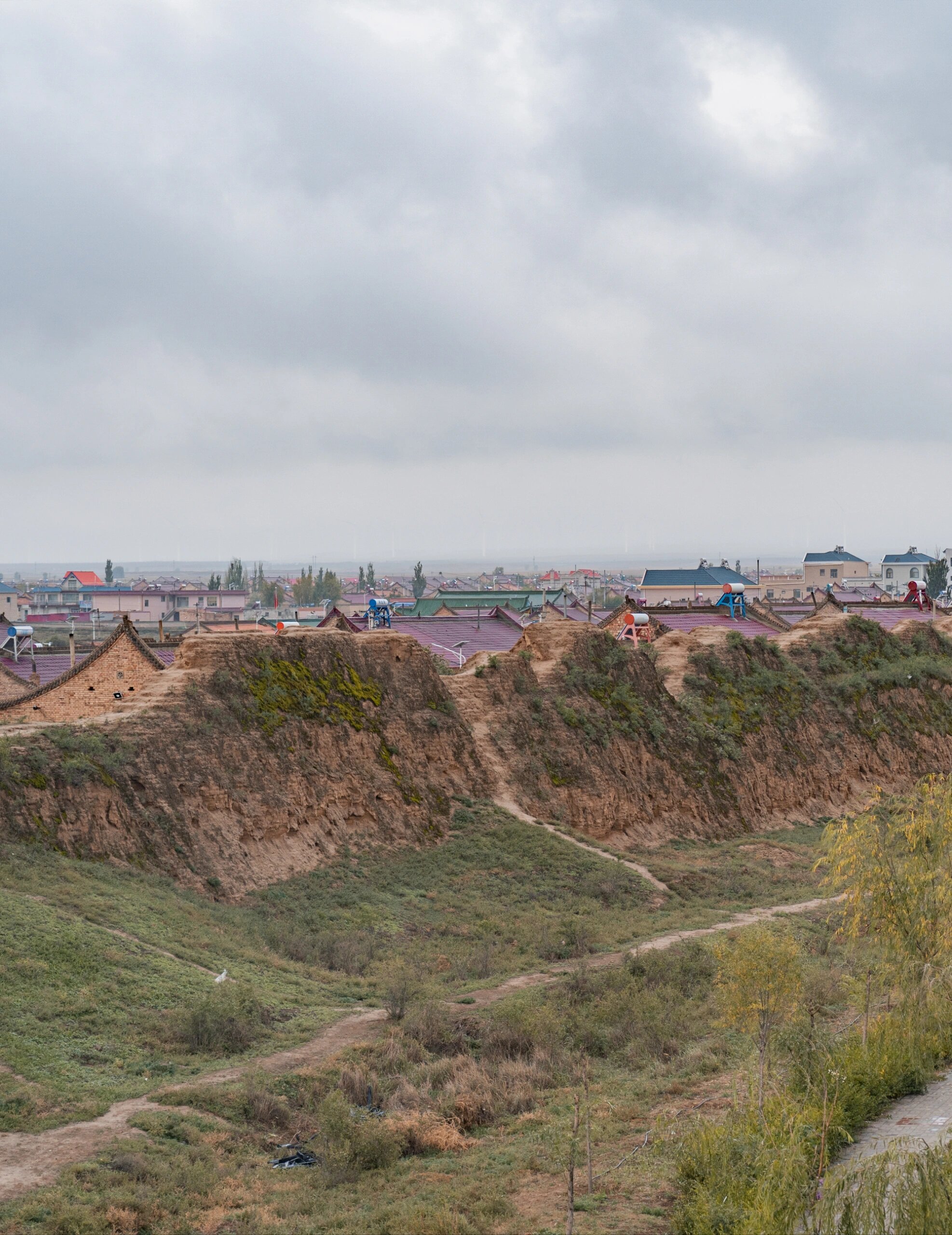 隐藏着一座曾经煊赫一时,却又归于沉寂的小镇韦州