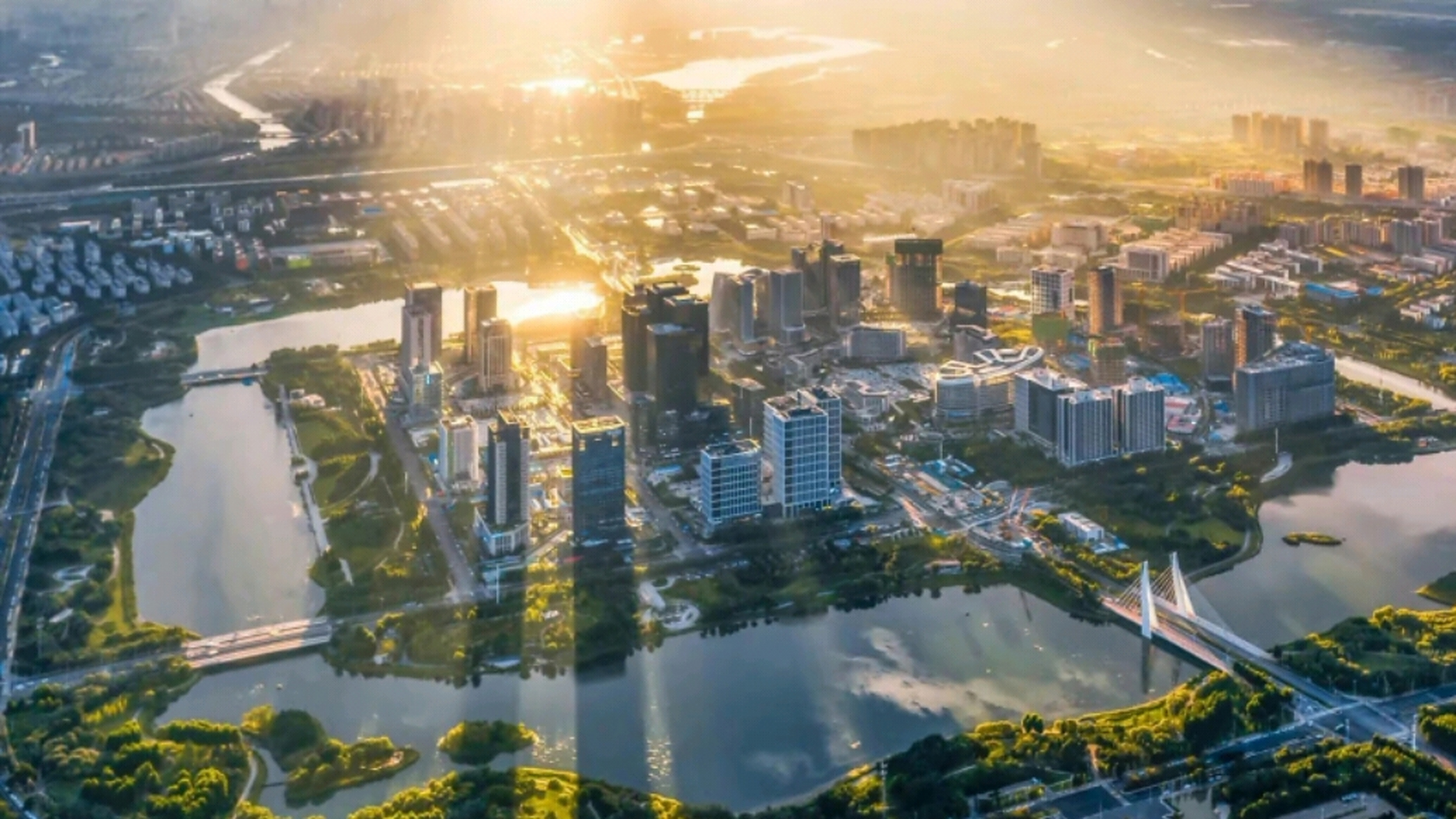 河南龙子湖大学城#阳光下的龙子湖大学城,熠熠生辉