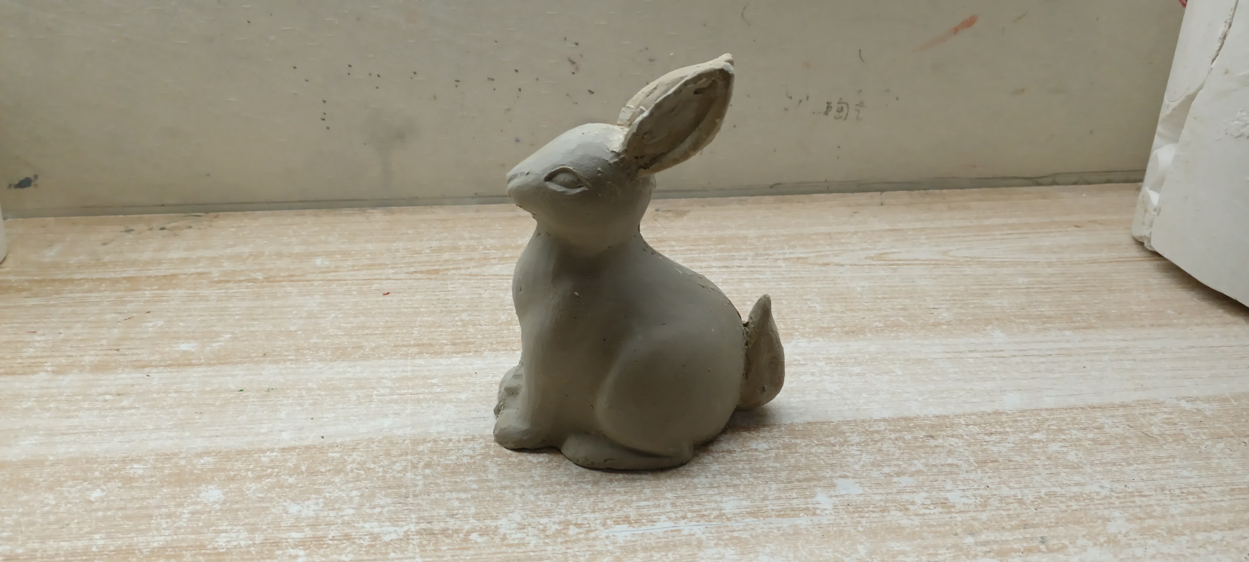 9元,素坯 彩绘 烧制=9.9元.小汽车,小兔子,高跟鞋,小鸭子四选一.