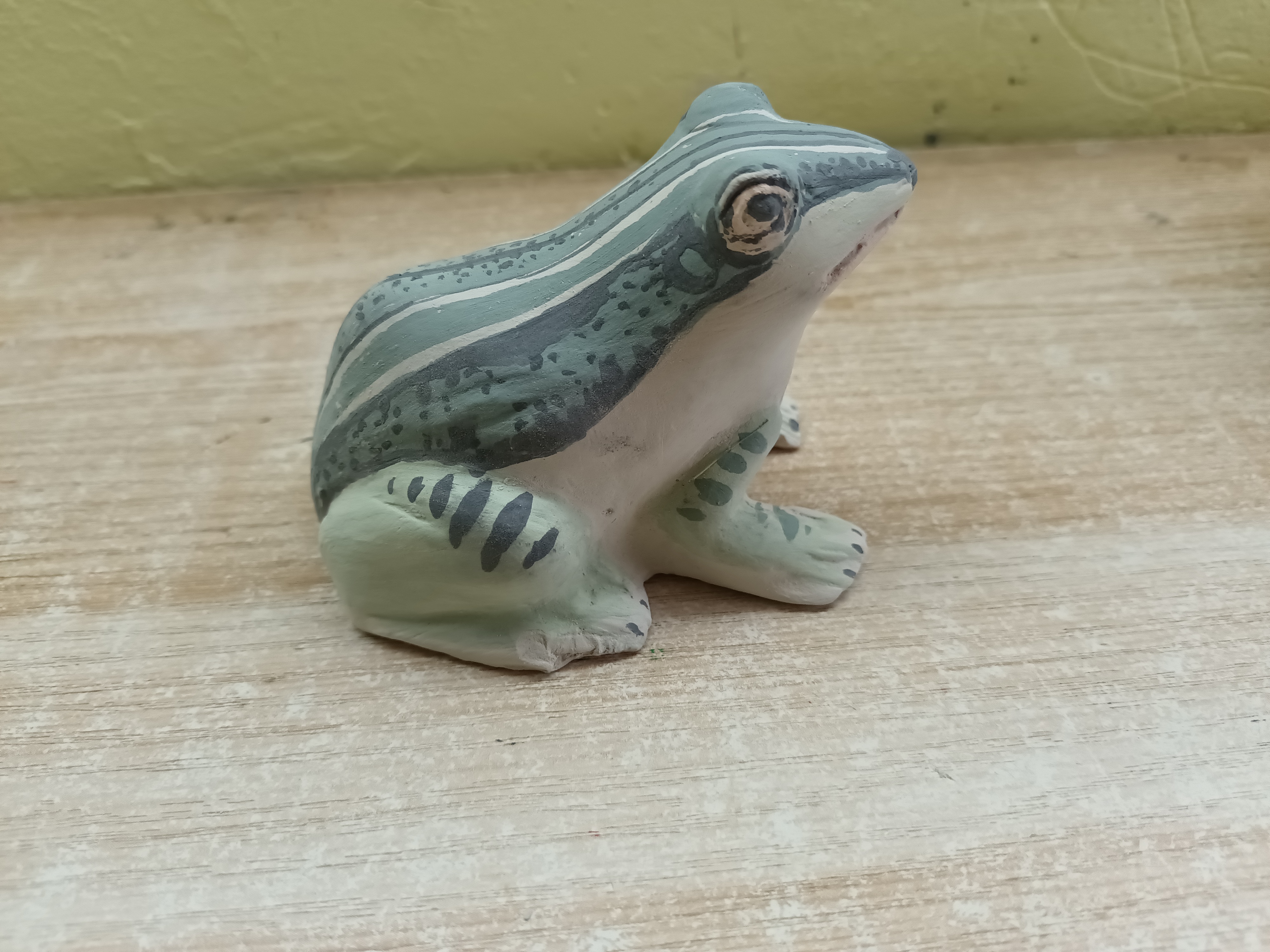 9元,素坯 彩绘 烧制=9.9元.小汽车,小兔子,高跟鞋,小鸭子四选一.