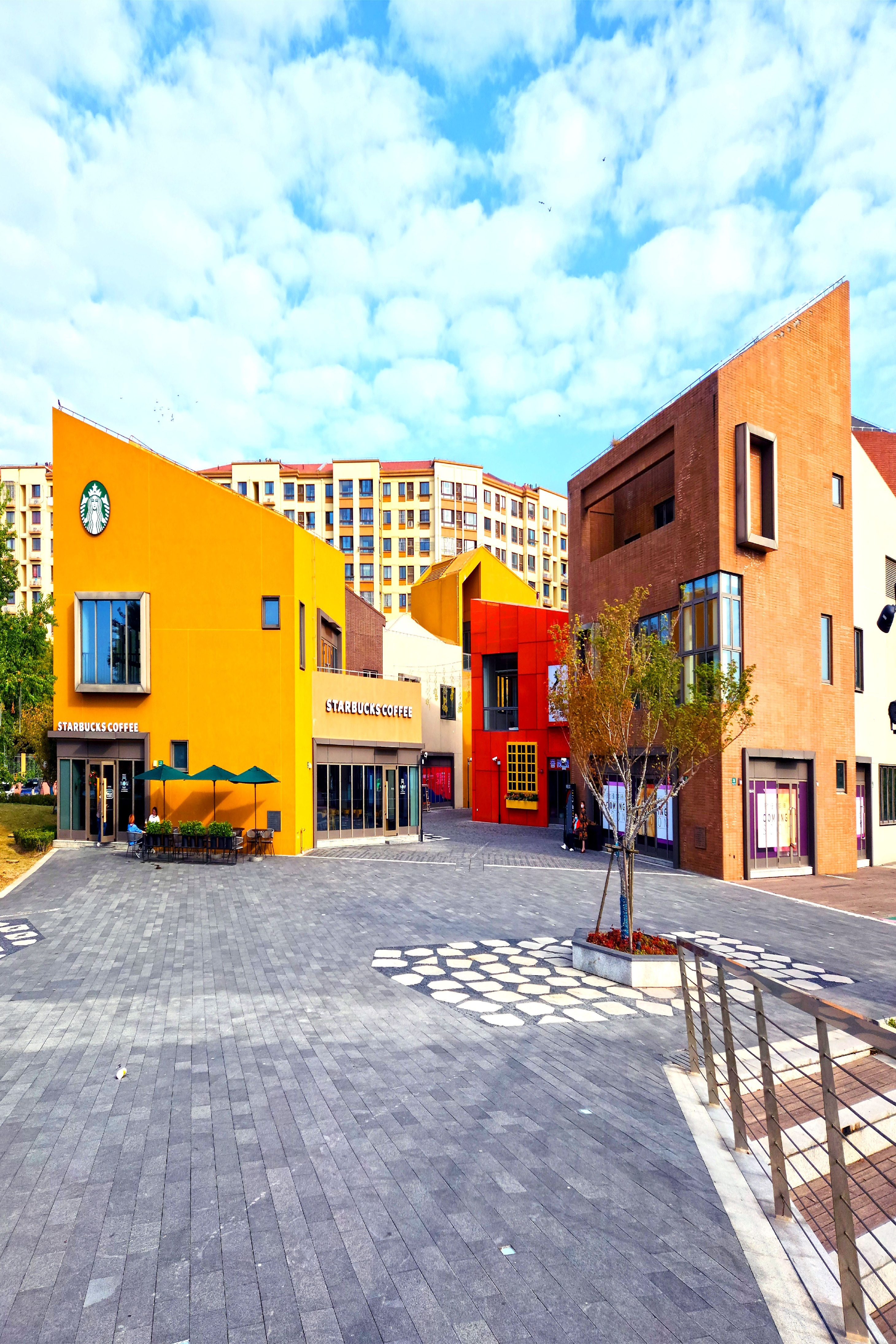 临港有个童话般的欧景小镇】在上海临港夏涟河畔,有这么一处欧式小镇