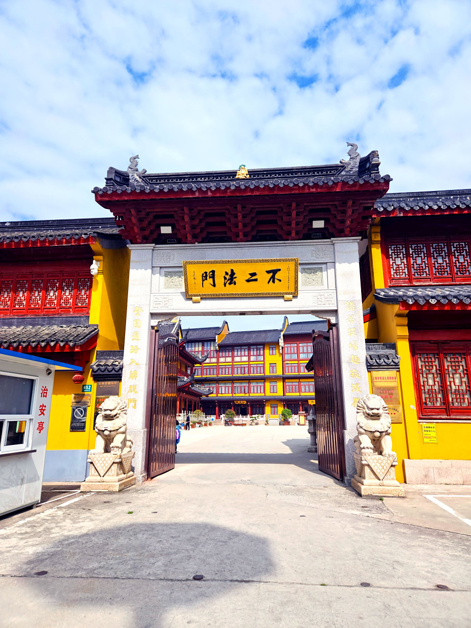 【淀山湖畔的报国寺与关王庙】青浦报国寺,位于上海市青浦区朱家角镇