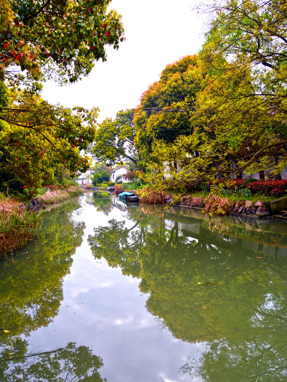 【淀山湖畔的美丽乡村----淀峰村】淀峰村坐落于淀山湖东岸,隶属青浦