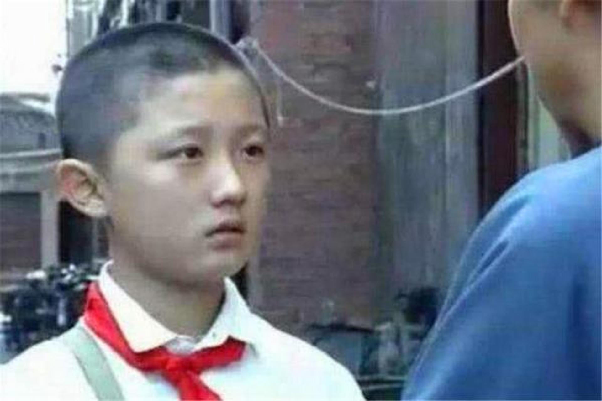 涓流计划# 有一位名噪一时的童星叫李传,在他小时候就出演了多部邮佑