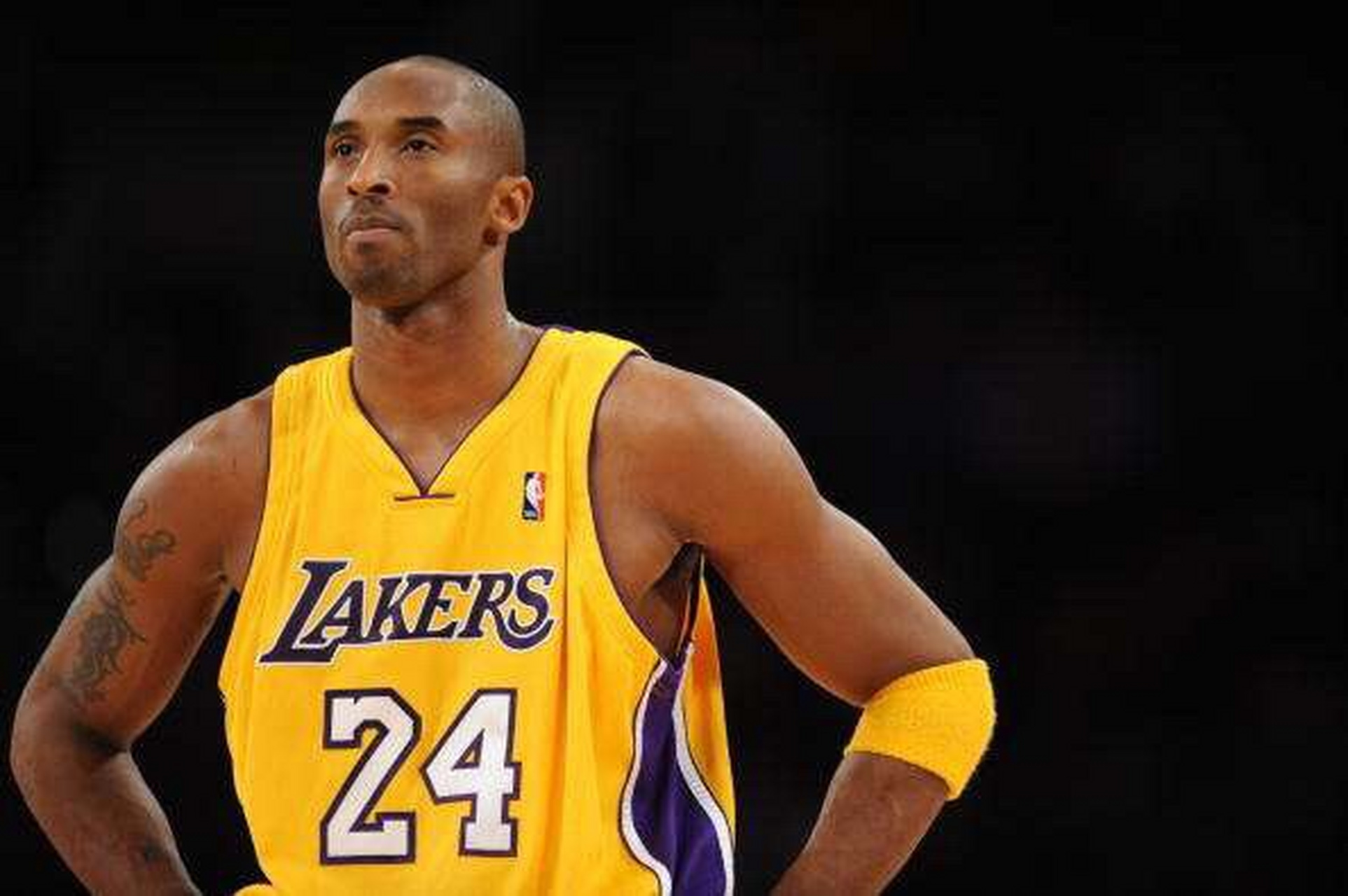 一定是上帝想要打篮球了,愿黑曼巴安息 it must be that god wants to