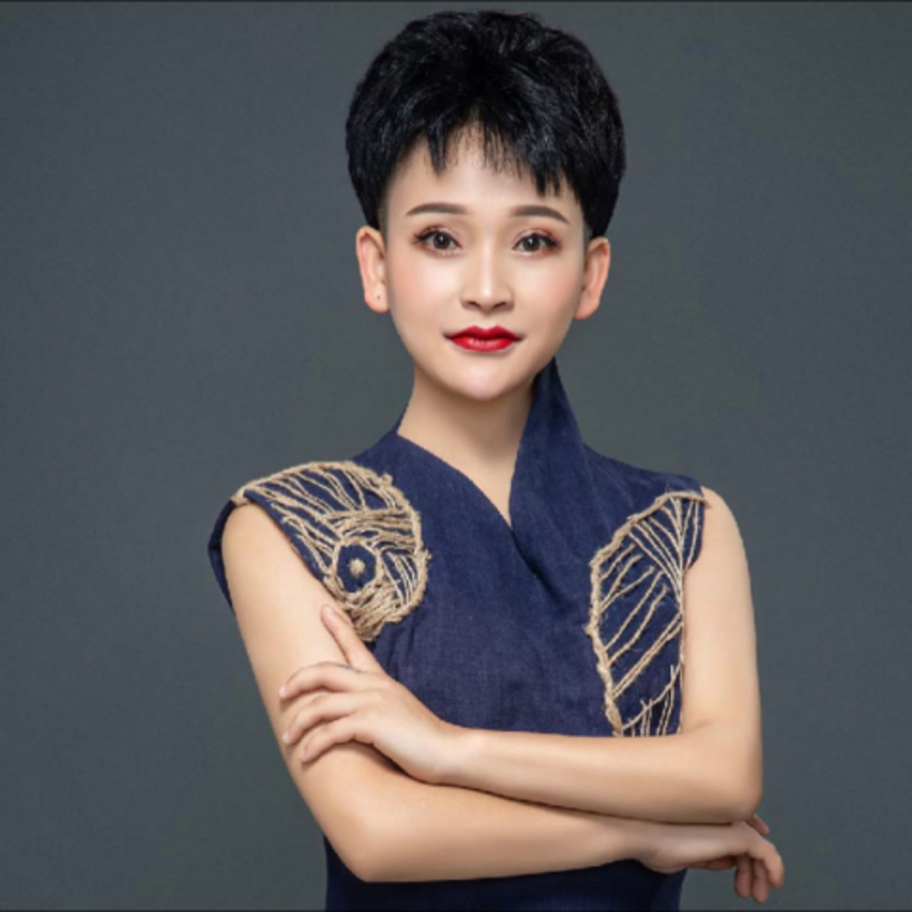 今天听了一首来自陕北歌手马美如的歌曲,太美妙了!