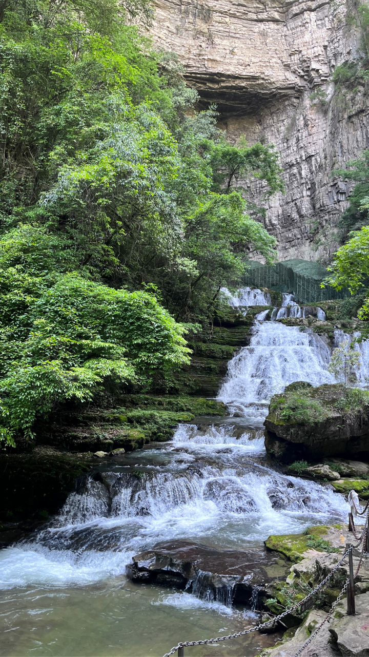 我们在这里襄逢#  九路寨生态旅游区位于保康县歇马镇西南边陲,与