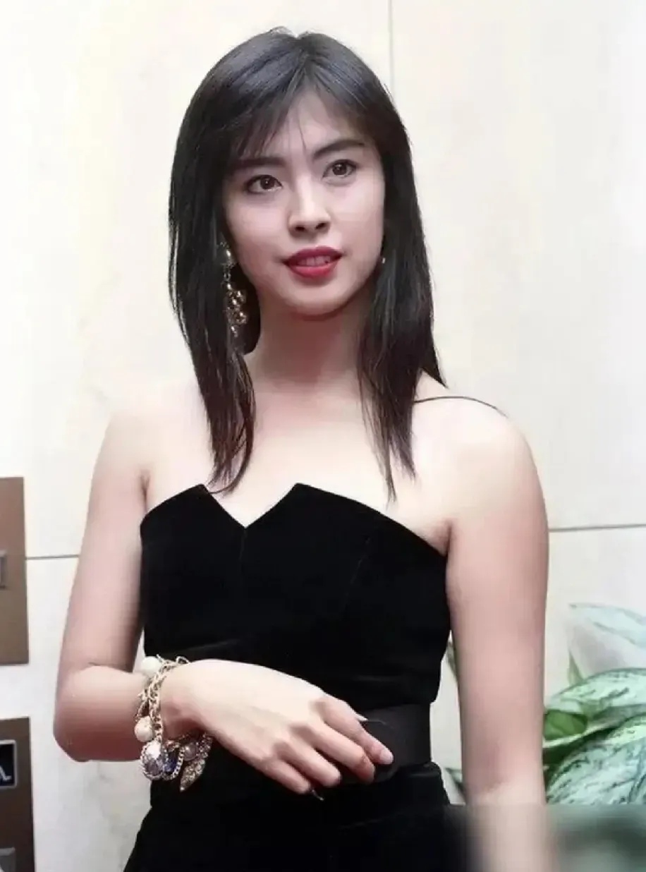 岁月悄至,王祖贤风采依旧