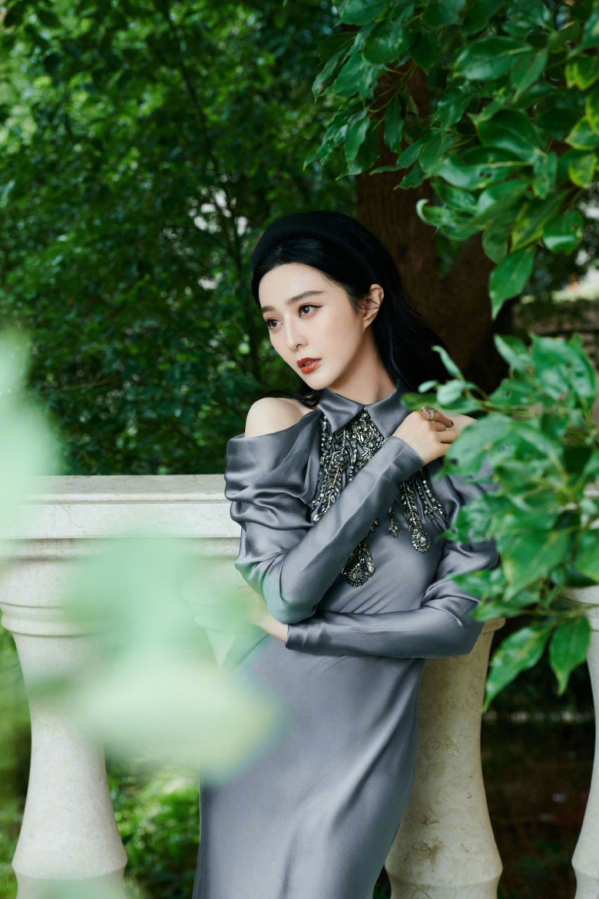 范冰冰的雍容大气之美可谓倾国倾城,现今圈内无人可复制取代,期盼其