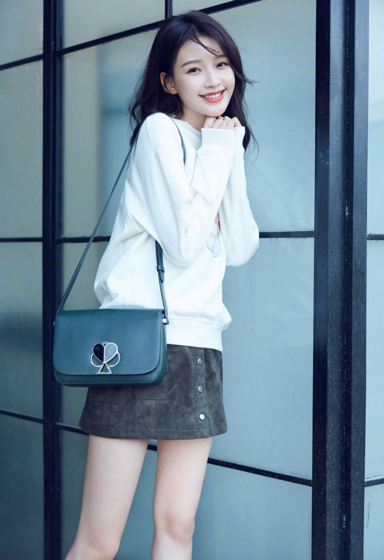 [锦鲤附体][锦鲤附体][锦鲤附体] 高贵的甜美,女星中至此一家.