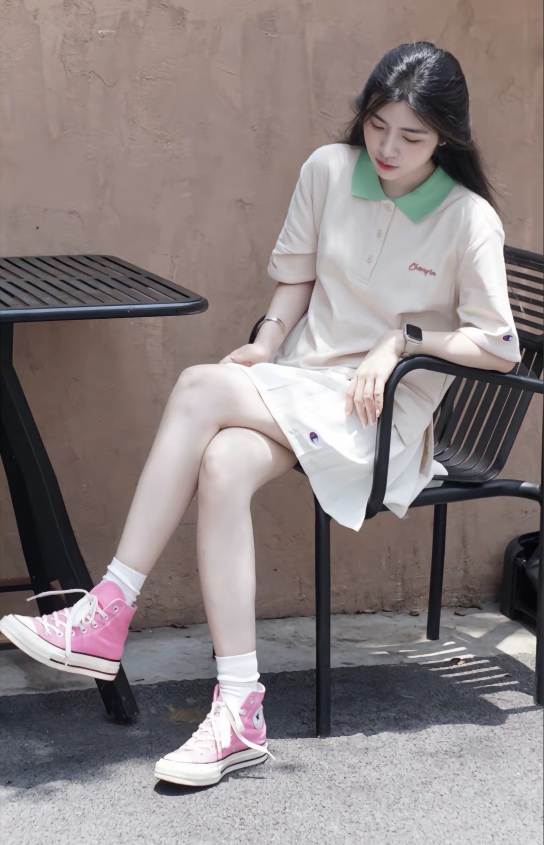 美女,你的鞋带开了,我给你系吧#动态连更挑战# #美女# #每日打卡