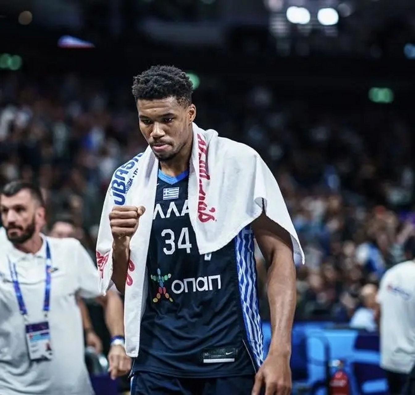 据报道,雄鹿前锋扬尼斯-阿德托昆博不太可能代表希腊国家队出战今夏的