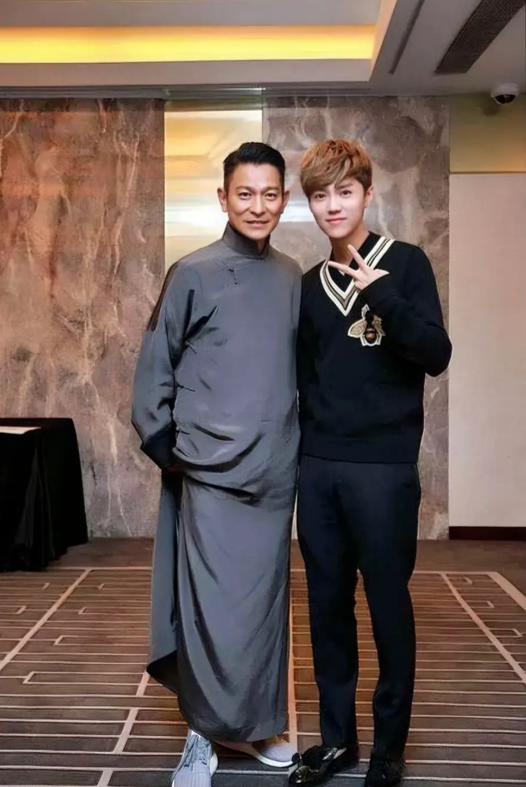 鹿晗居然比刘德华还高.