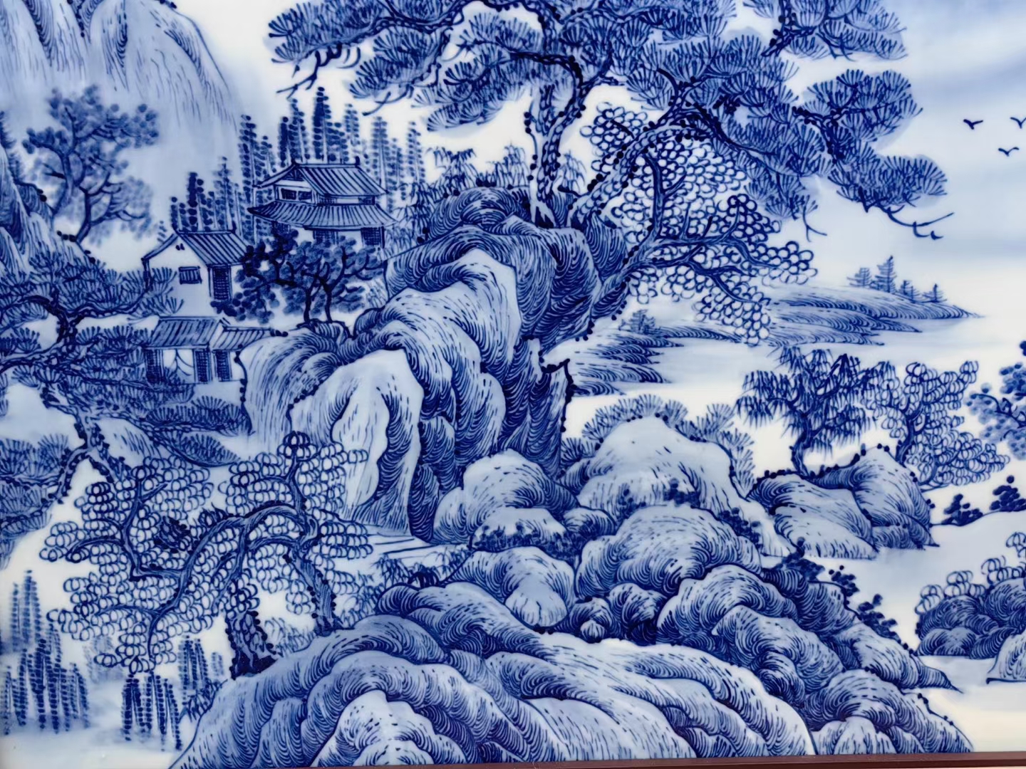 150*72 67源遠流长 67 青花瓷山水画,蓝调展山峦云雾,四字题词"山