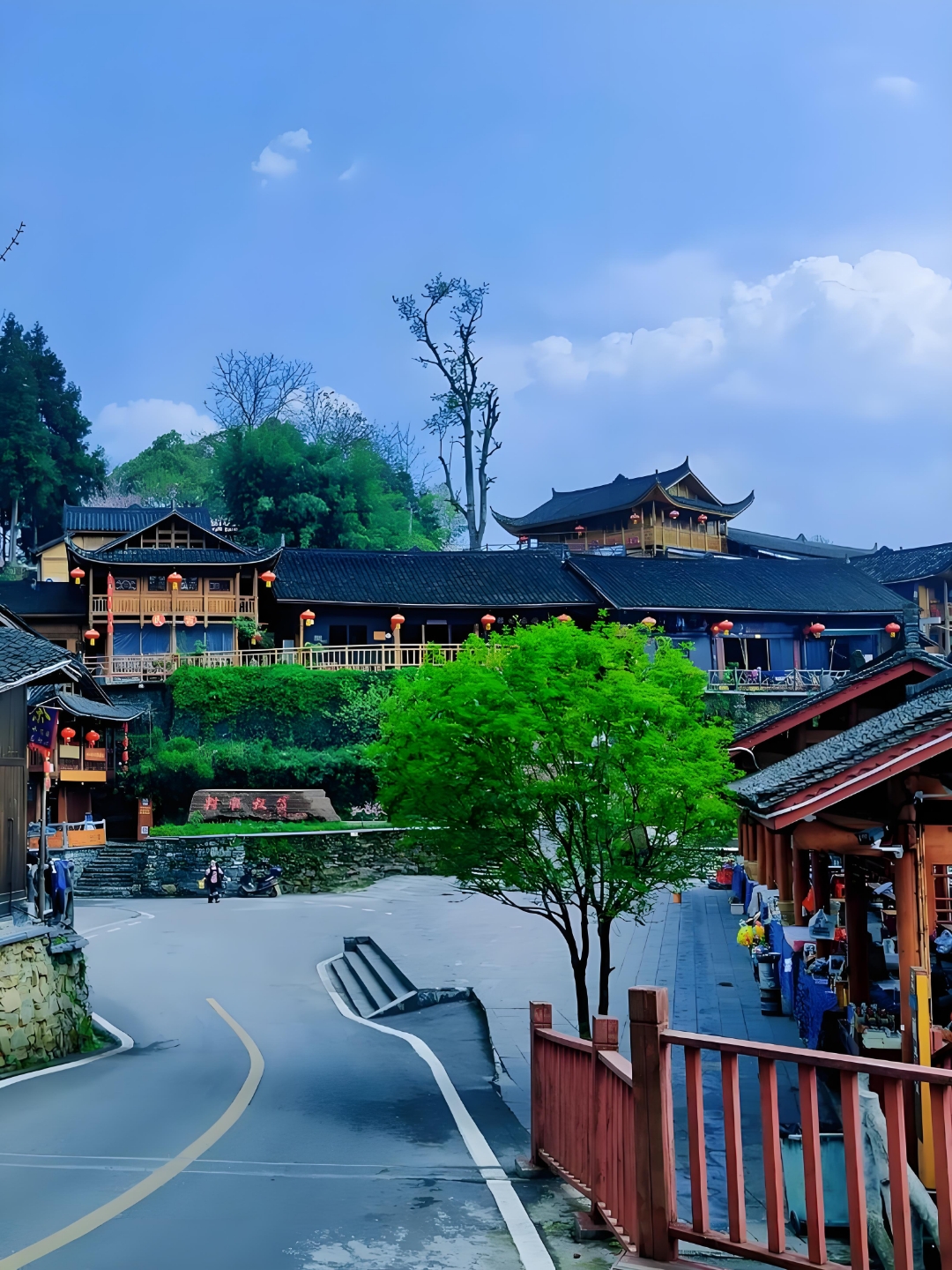 湘西十八洞村是一个充满历史与文化底蕴的旅游实刎