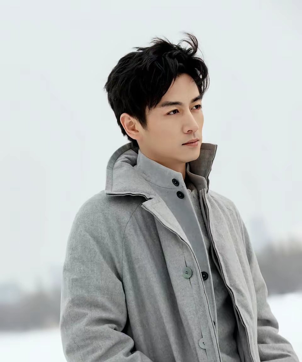 一句"唯一一眼沦陷",听着像真情流露,可话一出口,压力全给了陈晓