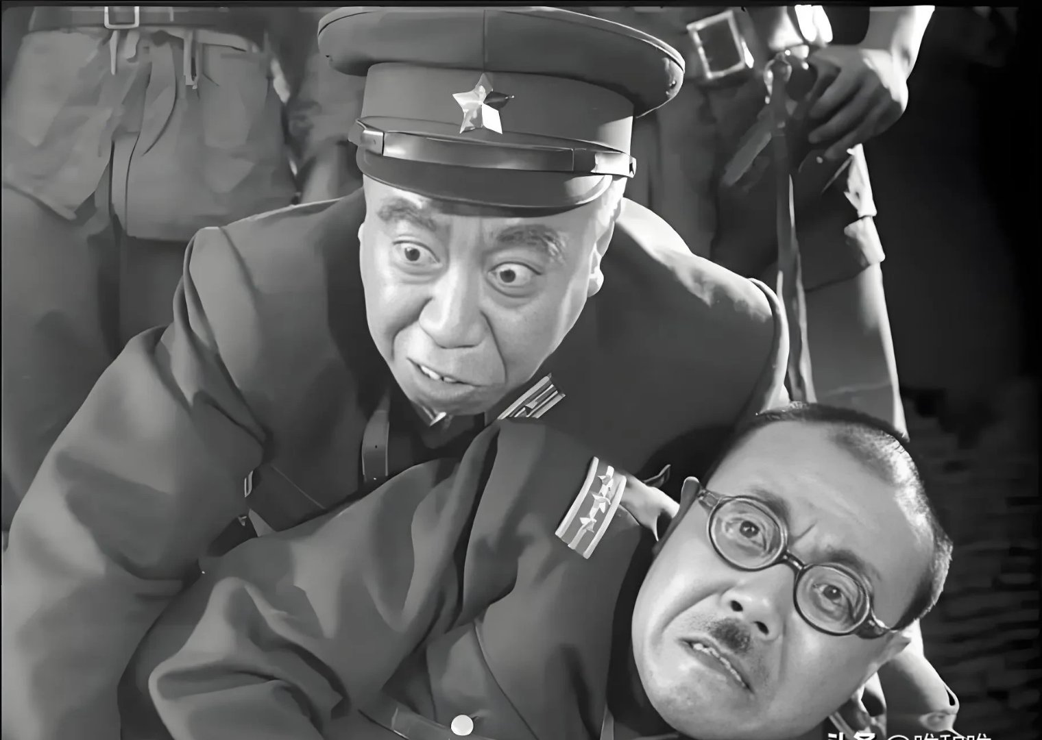 下一步就该秋后算账了!94岁高龄的杨少华在其儿子们的折腾中走了!