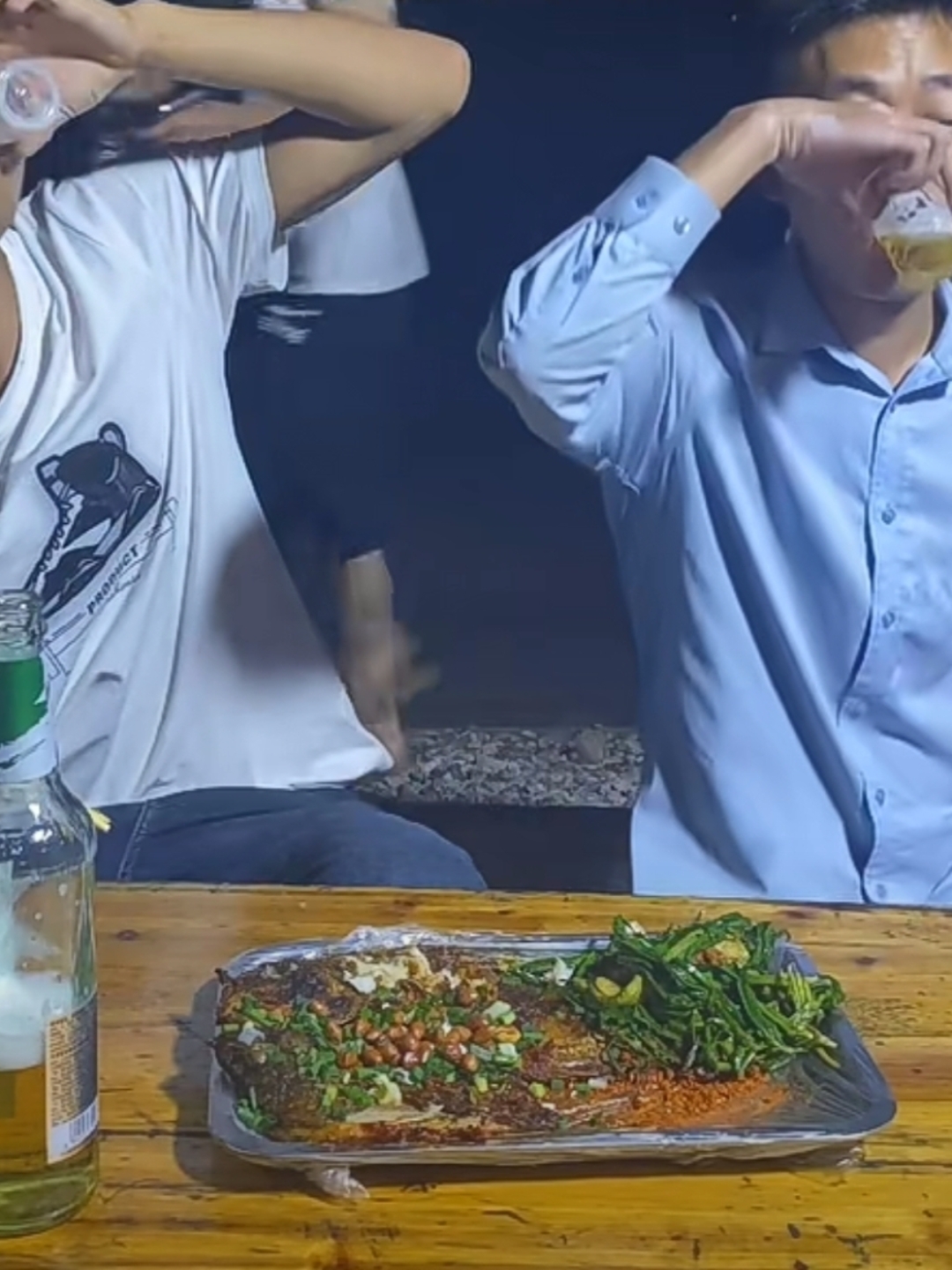 昨晚吃夜宵时,碰两男子边吃边聊,没有女人不会肾虚,没有女人钱包还能