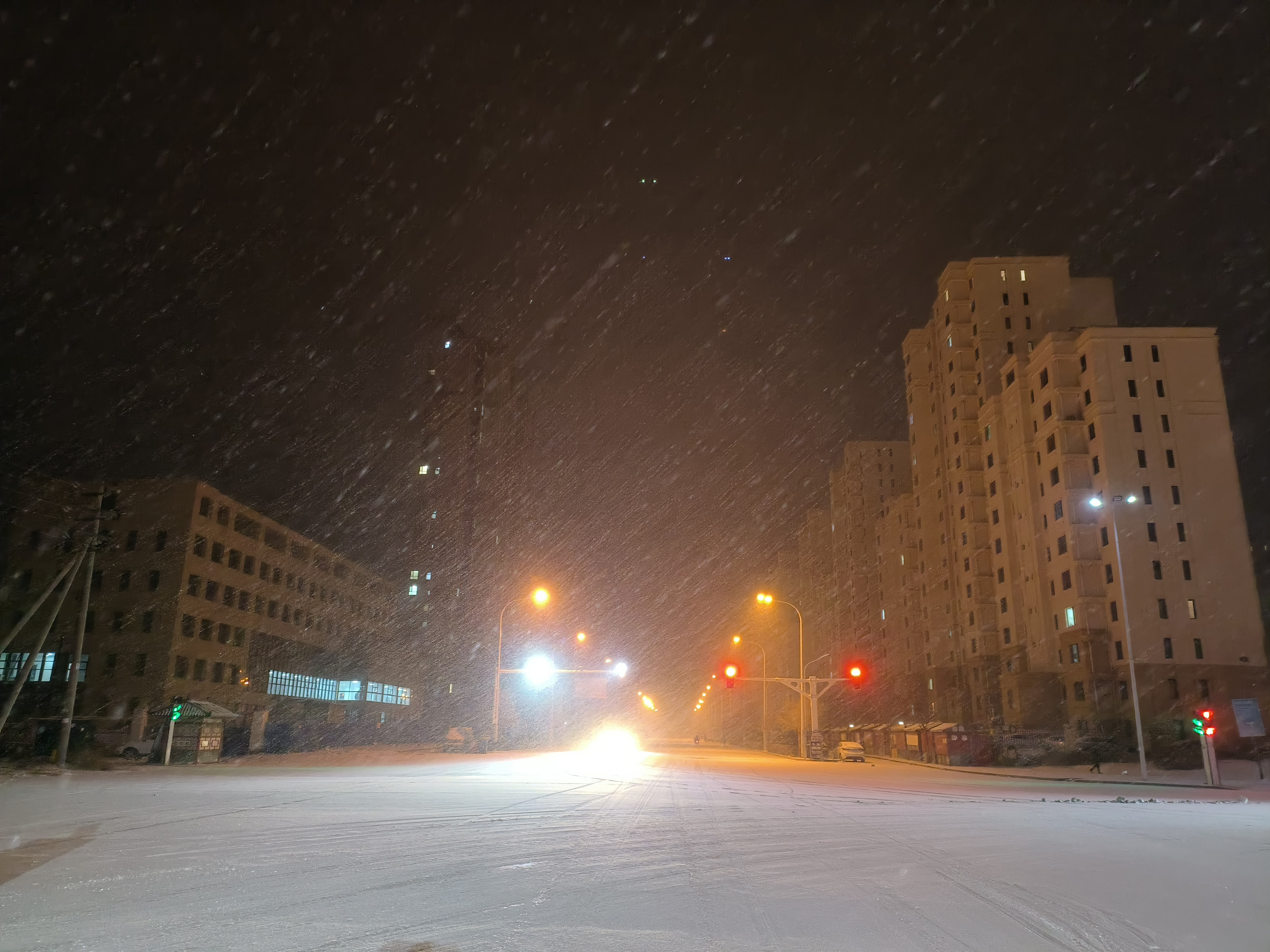 冬季路灯夜晚雪景图片图片