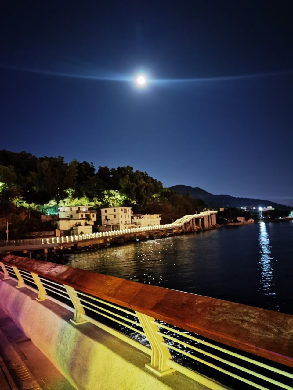 盐田海滨栈道夜景图片