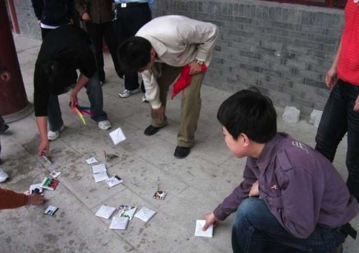 那些年,我们回不去的童年!  90年代,你都做过,用过什么呢? 1.