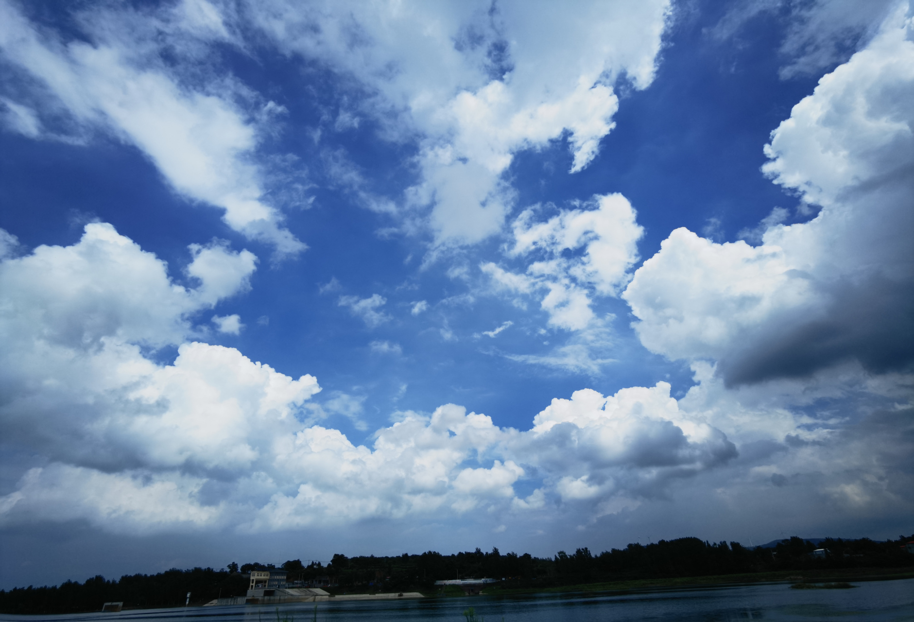 此刻的我,感到无比的宁静和安逸.