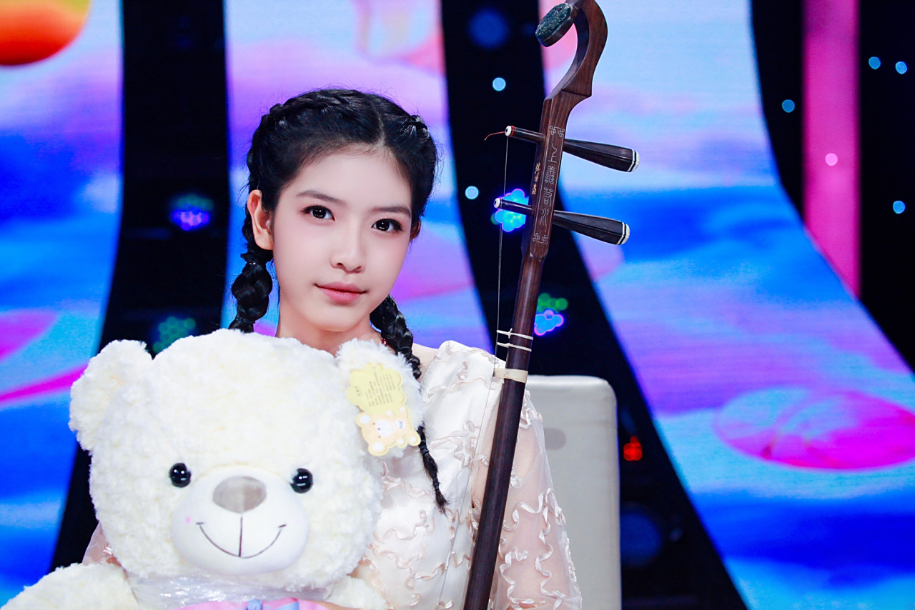 陈依妙# [鲜花]哈哈,这个发型像回到了小时候[滑稽]