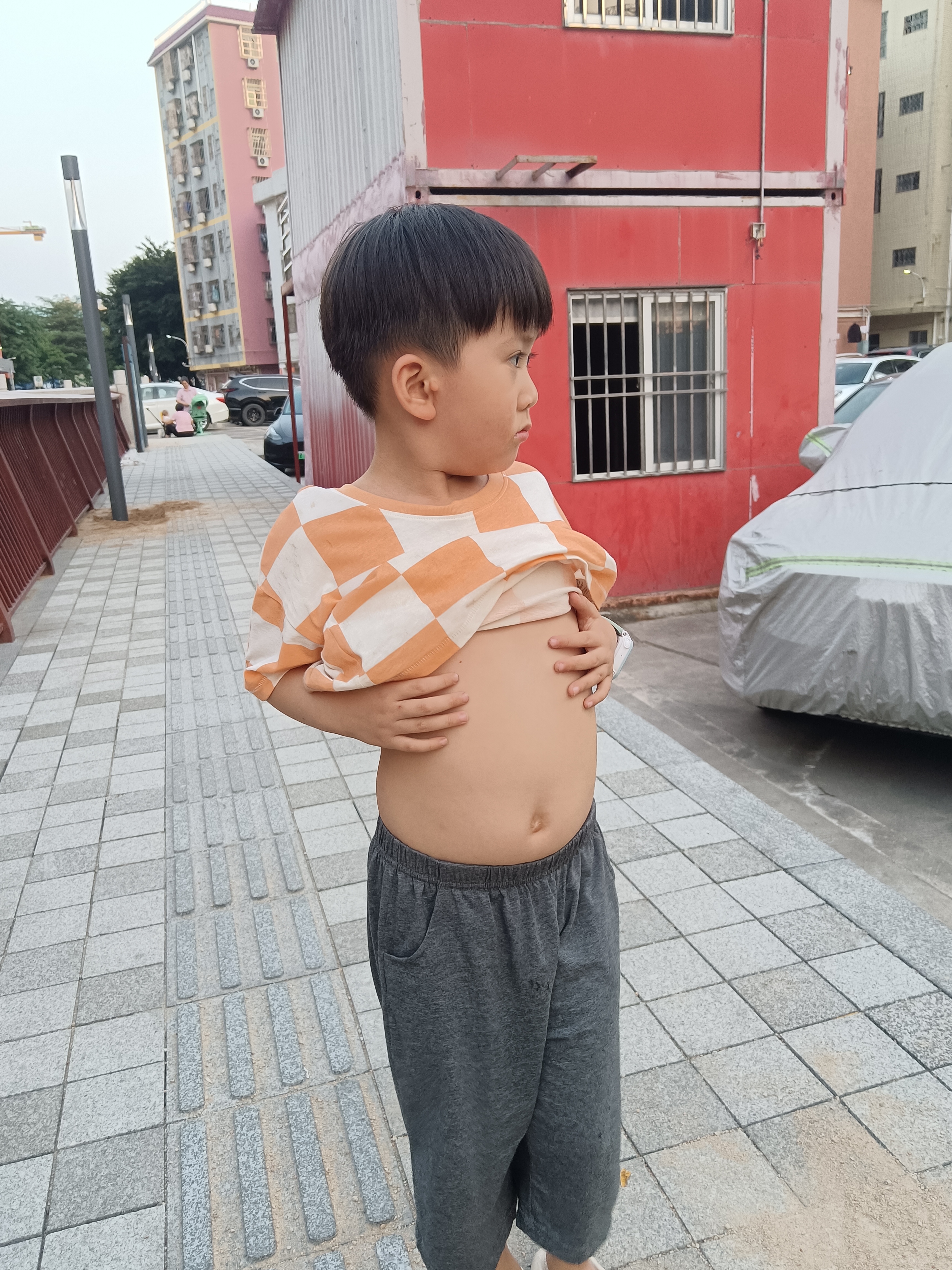 小屁孩,总是让人心情愉悦.