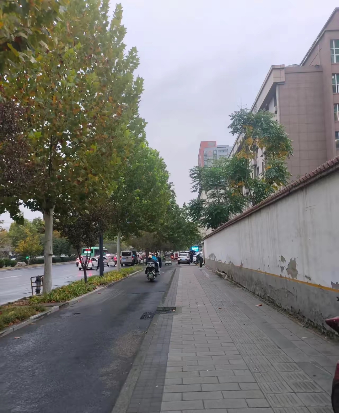 街道环境郑州市委家属院互助路工人路交叉口老旧小区郑州政法干部学校