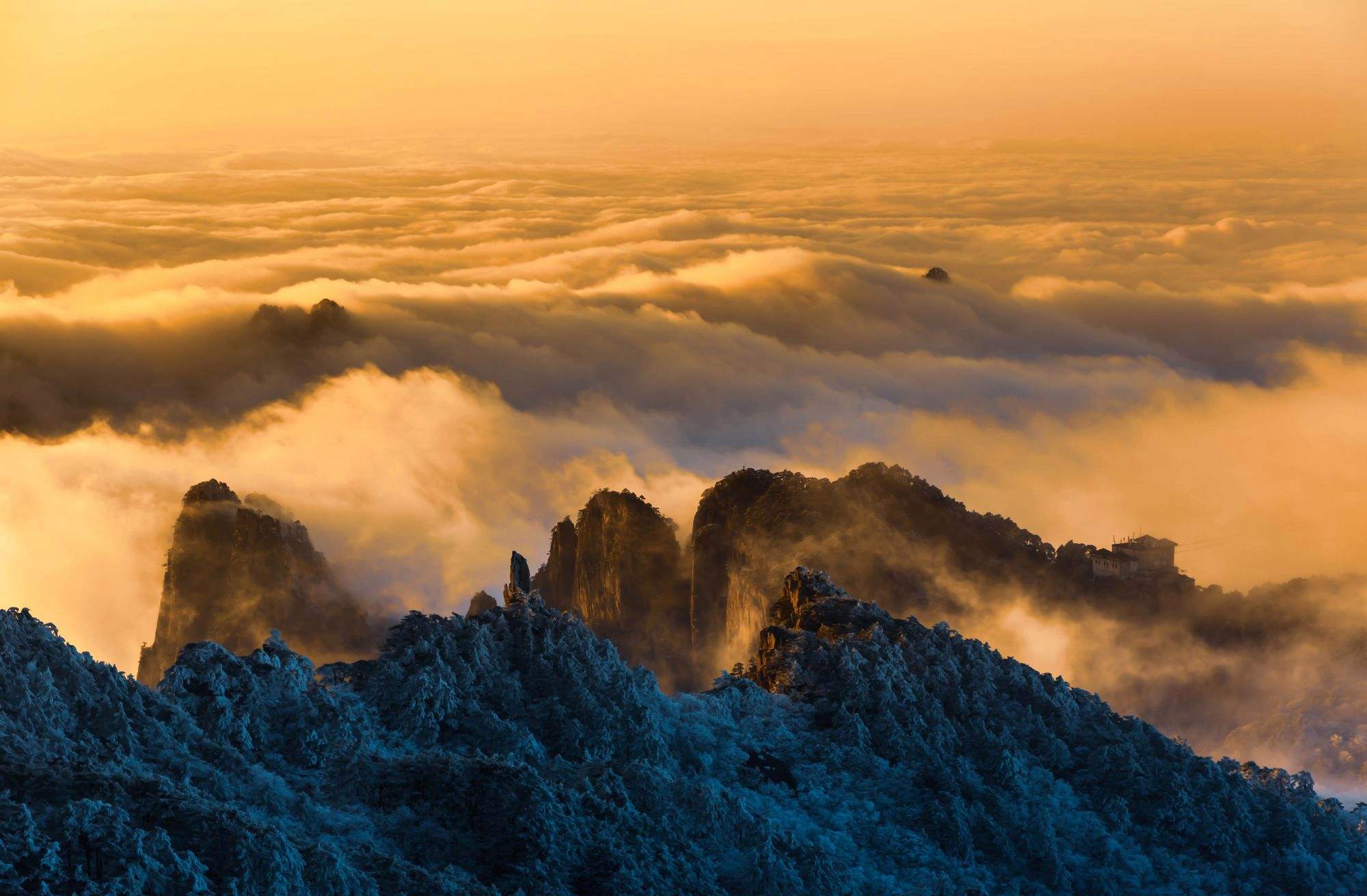 徐霞客名句"五岳归来不看山,黄山归来不看岳……"这句话的典故出自于