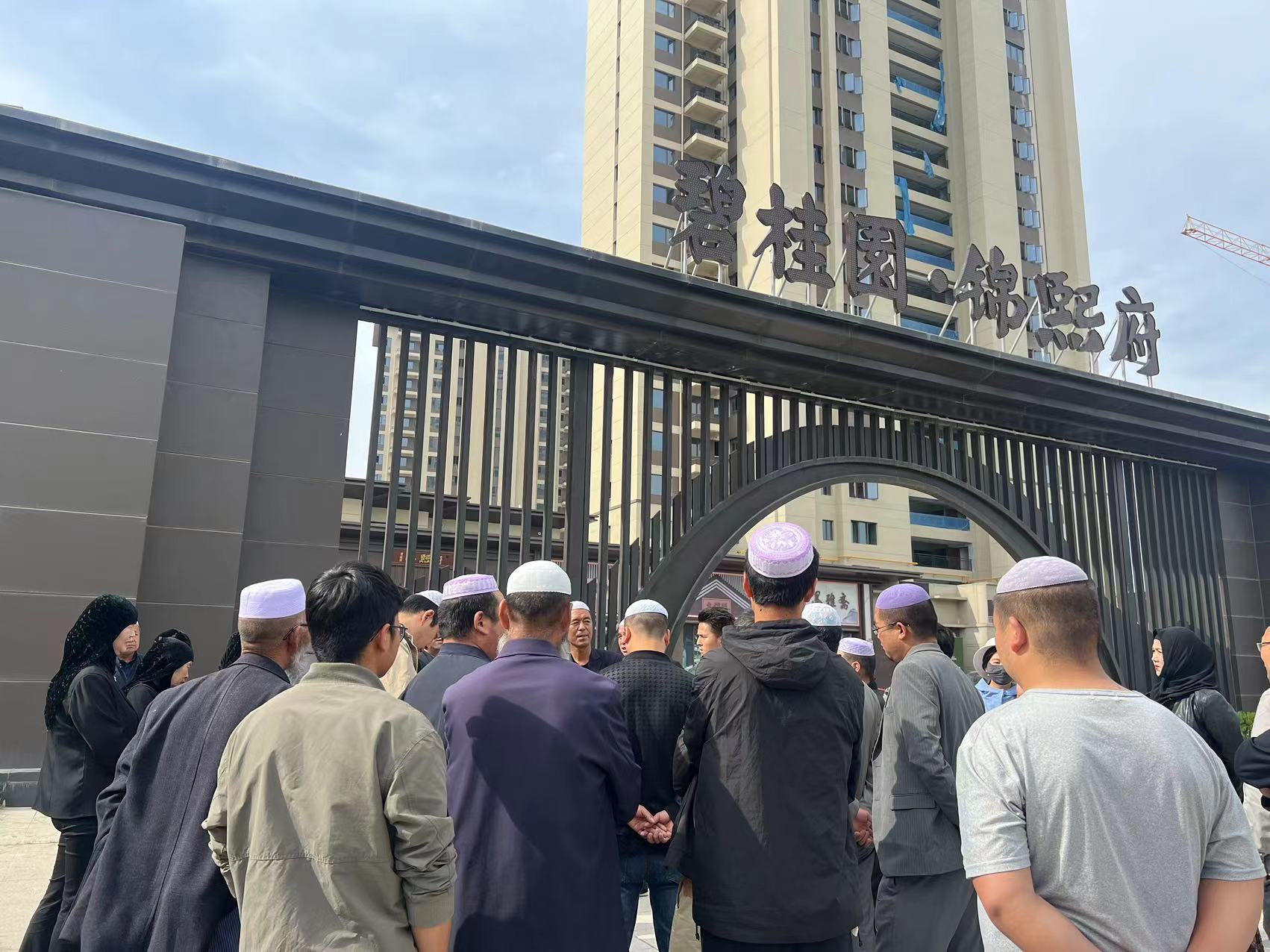 甘肃省广河县碧桂园欺上瞒下,欺骗了所县里的老百姓偷工减料,做工粗糙