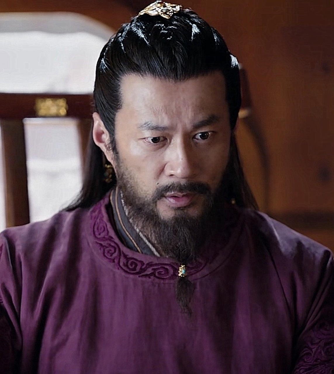 462年),北魏大臣,柔然人.大檀可汗亲属,父亲郁久闾辰,闾毗之弟.