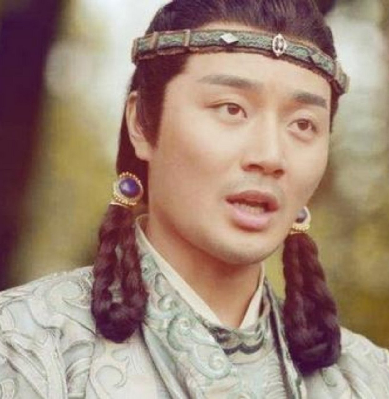 520)乃柔然第十任可汗伏图之子,后为第十一任可汗,在位凡十二年.