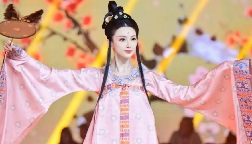 李昌仪,本名不详,昌仪为宫中女官官名,赵郡平棘县(今河北赵县)人,北魏