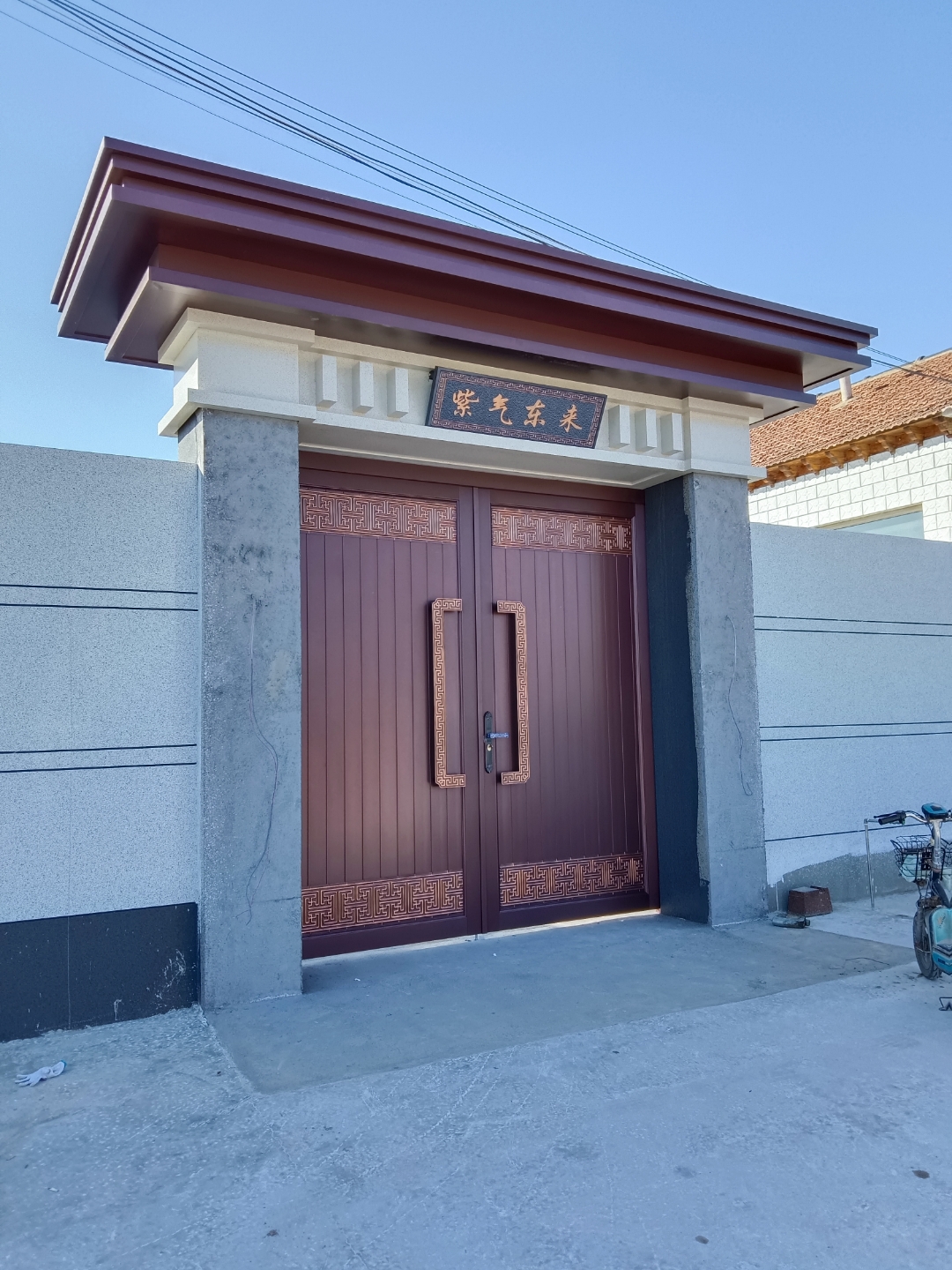 一晃儿,冬去春来,门业人又奋斗了一个春天. 清明之际,祭祖.