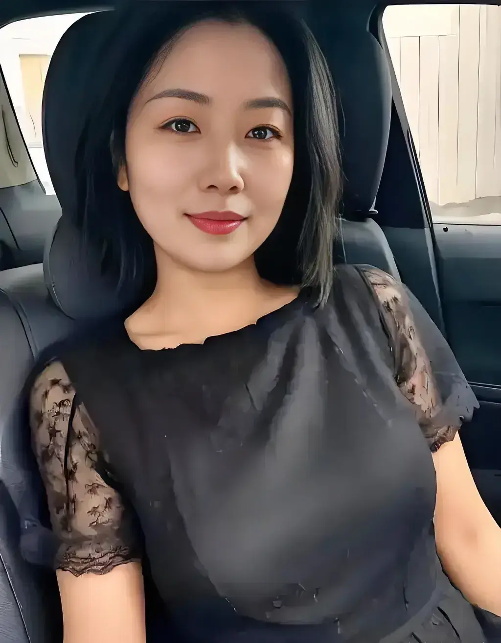 原因来自多方面,或许是为了各自的子女,或许是性格不