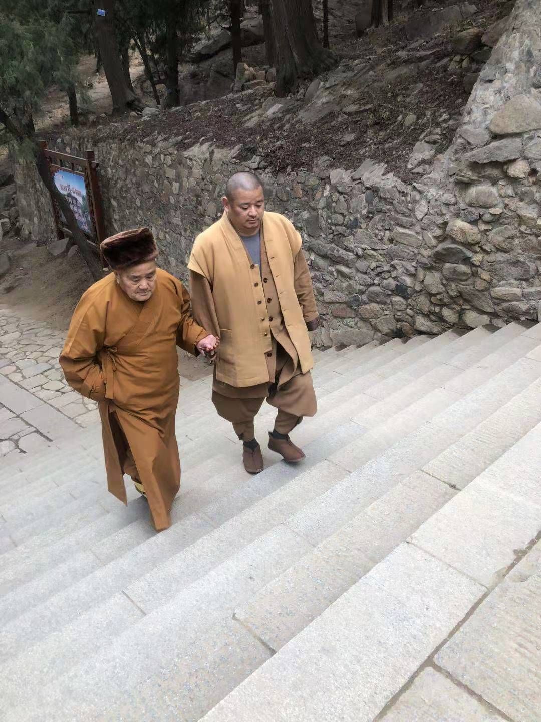 莒南卧佛寺老师图片