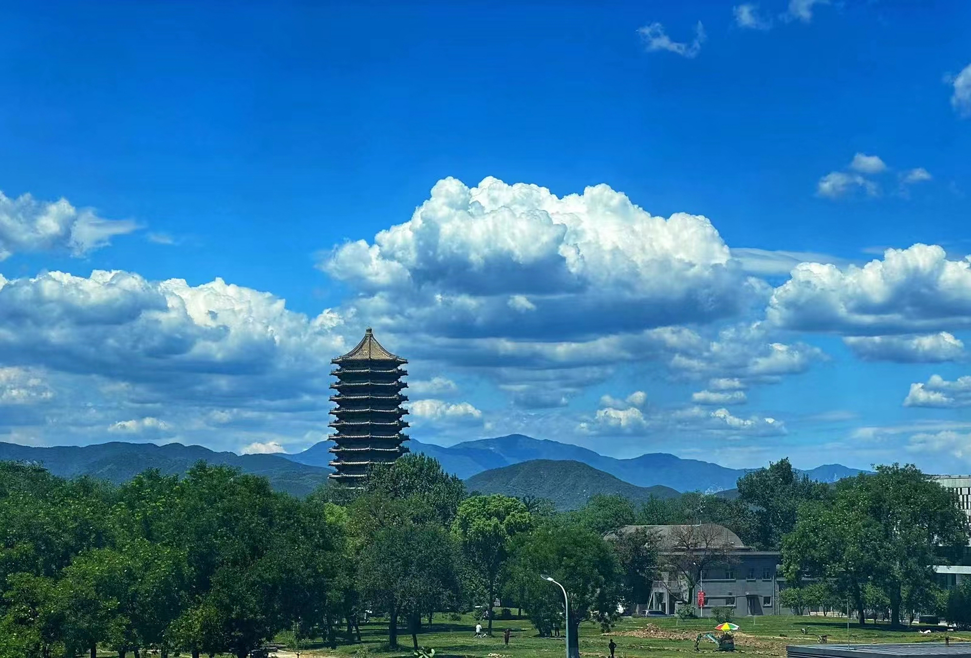 北大未名湖 北京大学图书馆