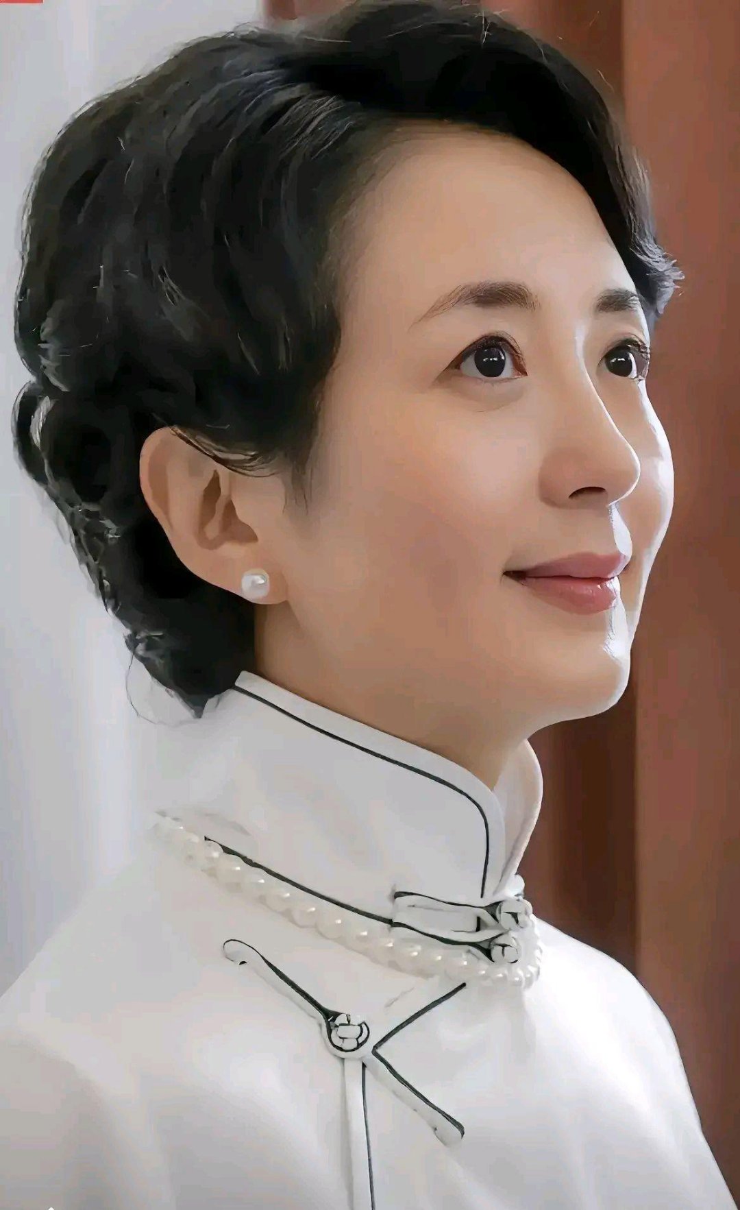 从前追剧不过是走马观花,如今却总被剧情牵动,内心泛起波澜