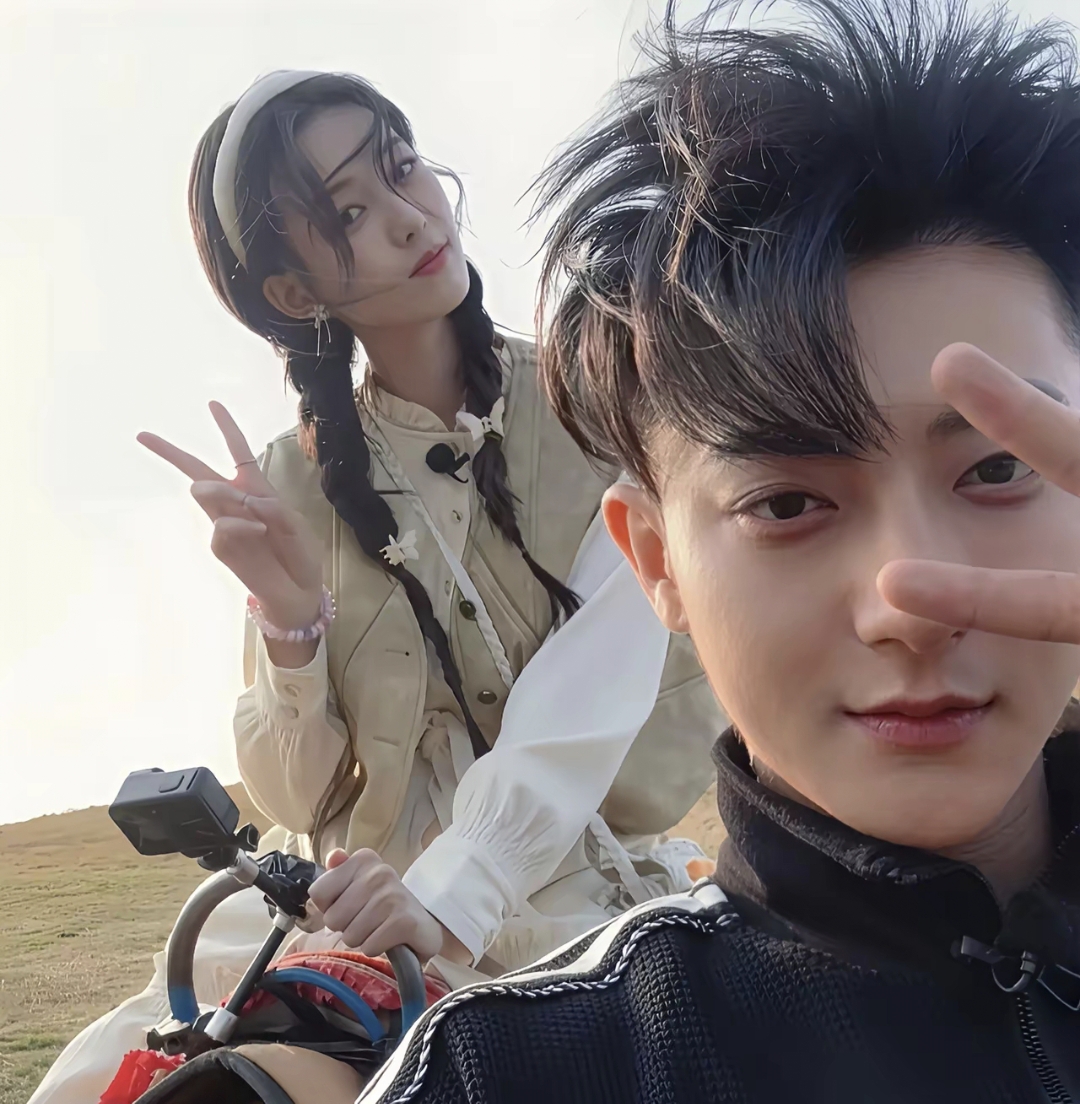 黄子韬和徐艺洋被曝光其实早就有孩子了,但他们夫妻俩还没有回应,如果