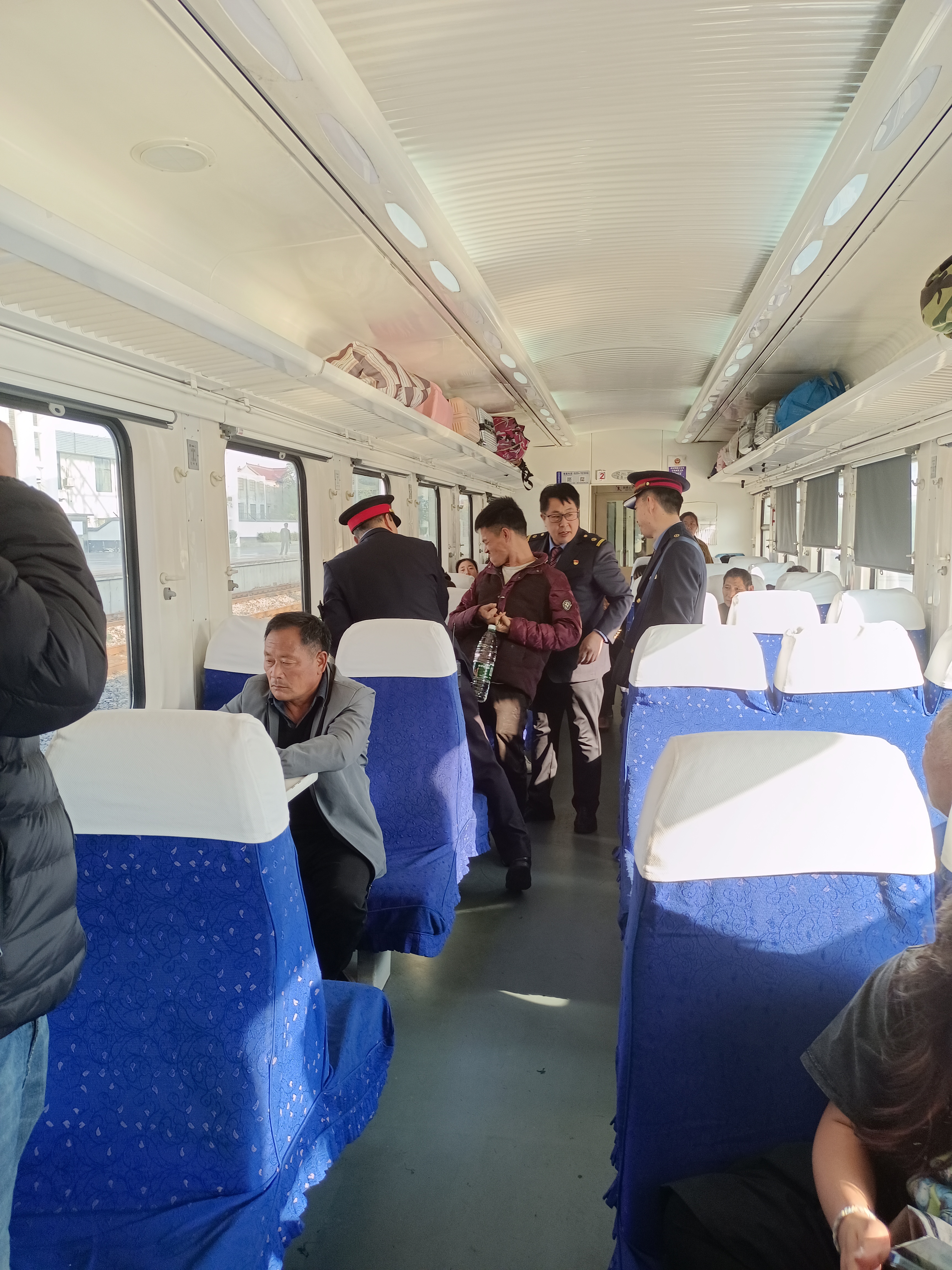 2023年10月21日早上8点40,开往温州方向的k2908列车,在途径安徽亳州站