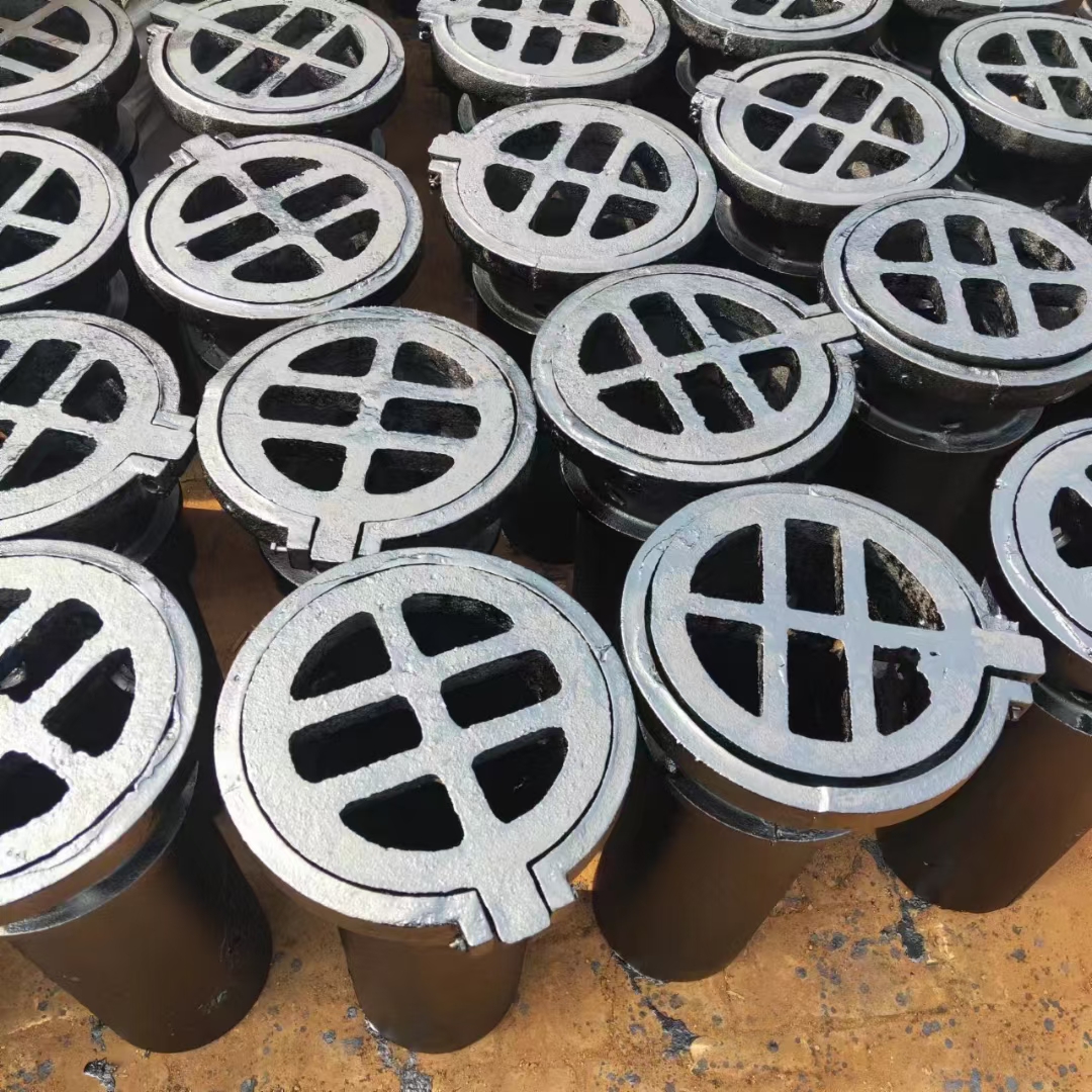 "今日路桥巡查,偶遇新换装的泄水管,它们静静伫立,默默驶い