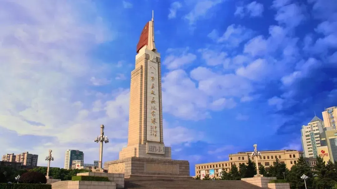 八一广场,南昌的骄傲,一座承载着革命精神的城市地标.
